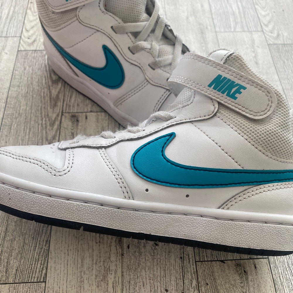 Nike Court Borough Mid 2